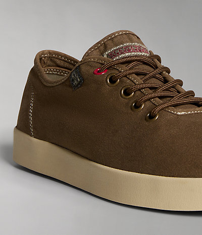 Canvas Low Top Clover Trainers-